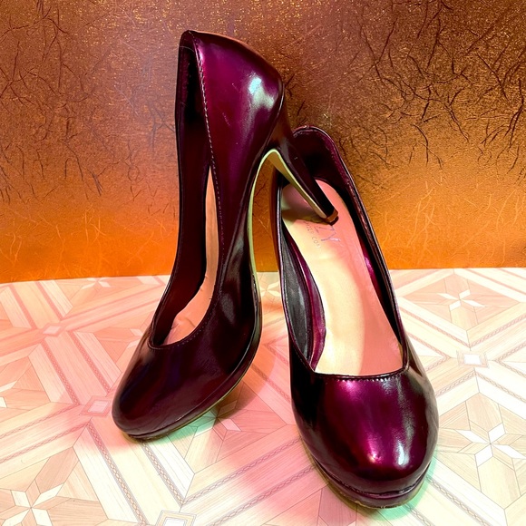 Suzy shier Pretty Plum Pumps - Picture 1 of 5